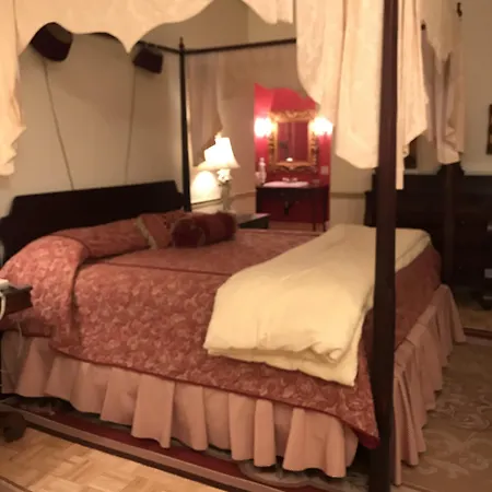1896 House Country Inn - Barnside Inn-3